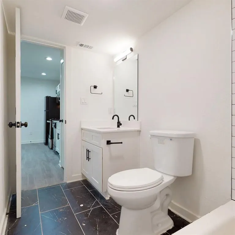 321 E 8th Street, #A4