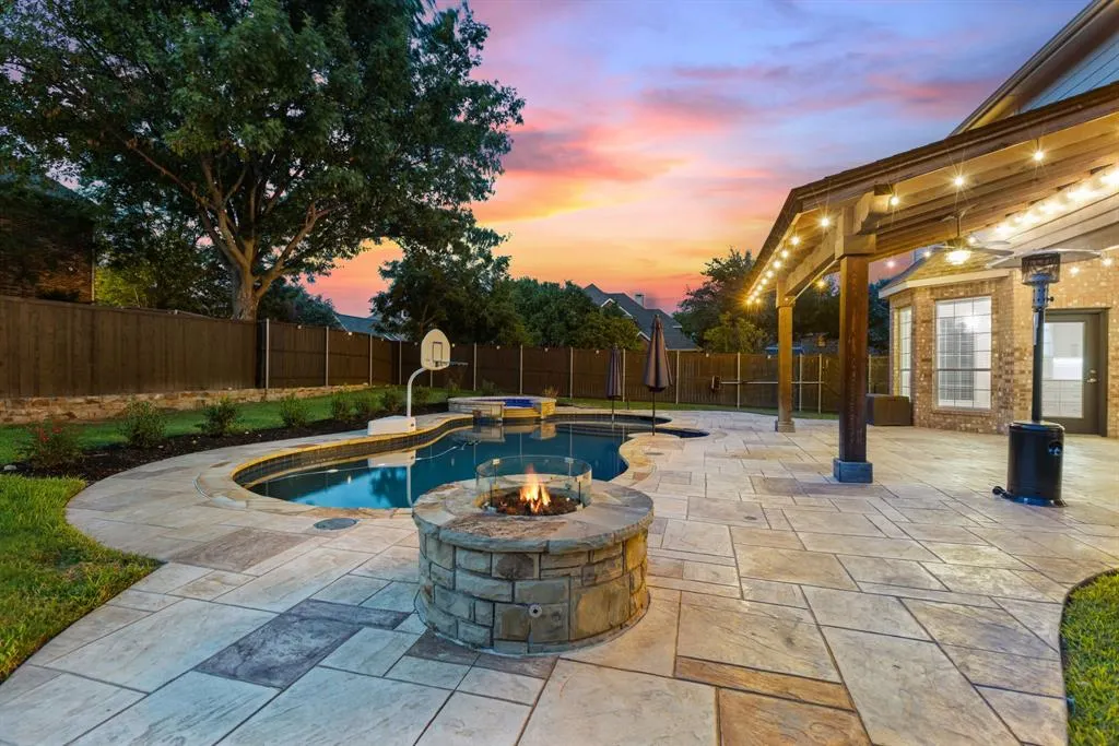 2000 Arrowwood Court