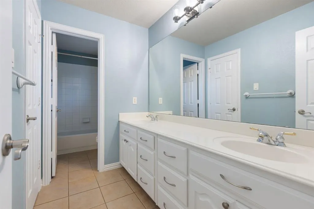 2000 Arrowwood Court