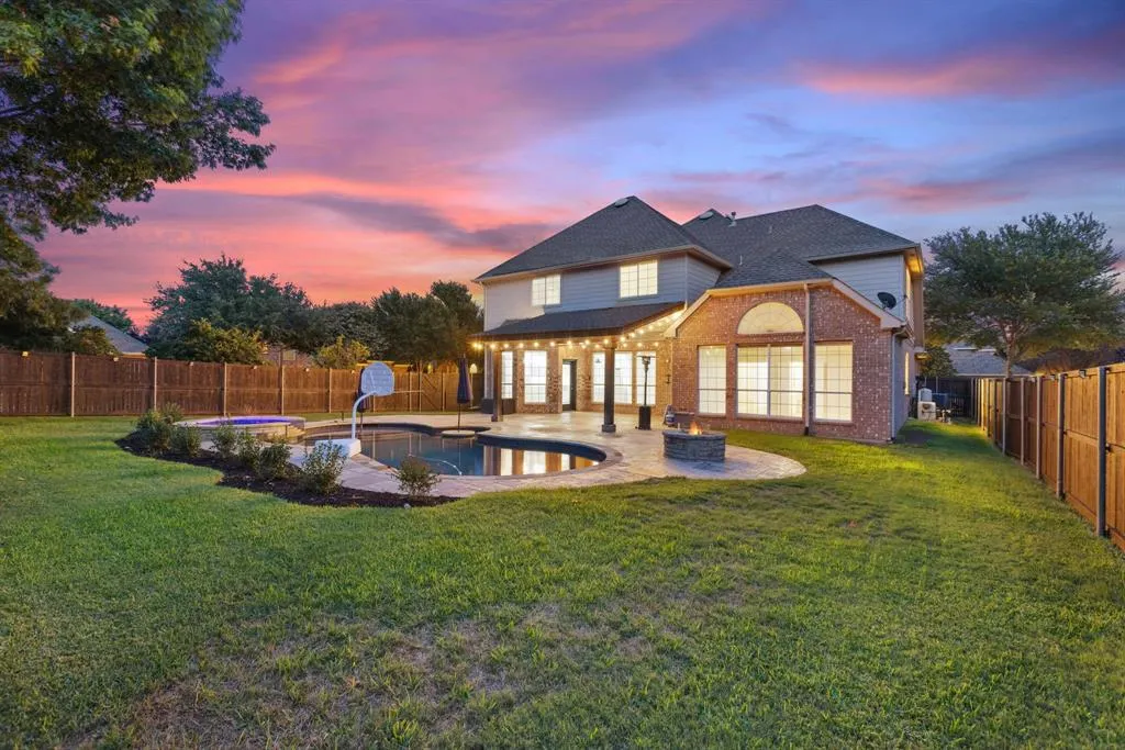 2000 Arrowwood Court