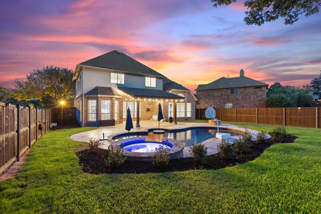 2000 Arrowwood Court