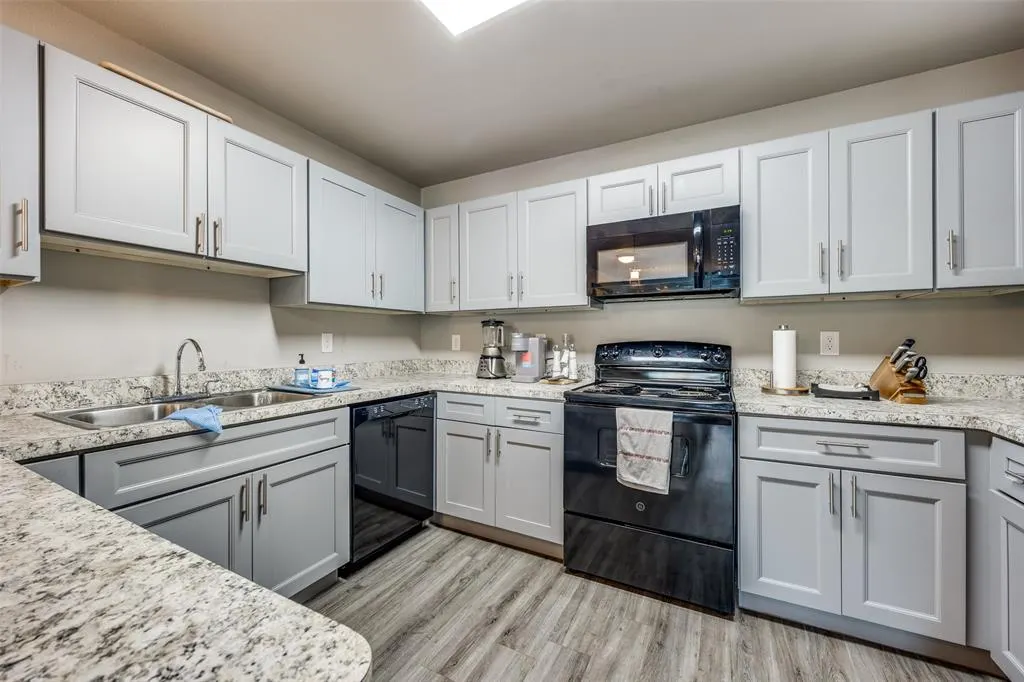 6108 Abrams Road, #205