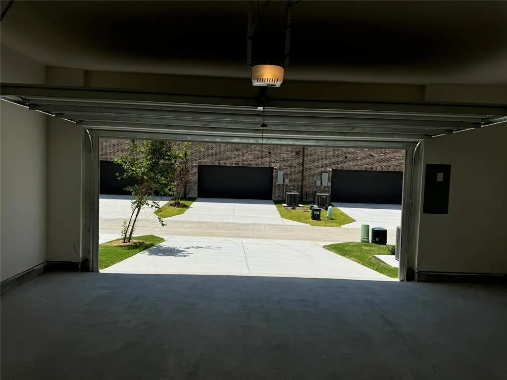 2821 Jacaranda Drive