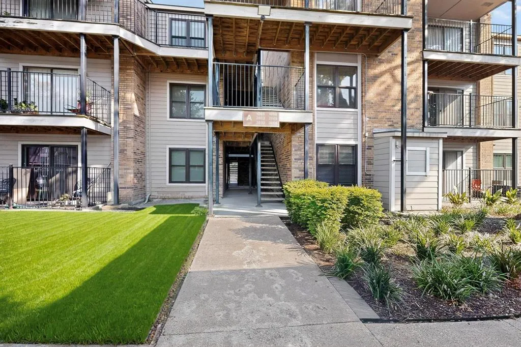8109 Skillman Street, #3003