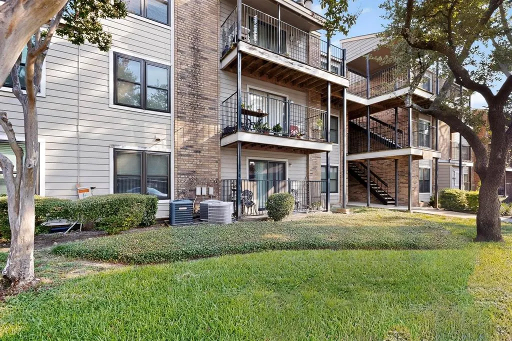 8109 Skillman Street, #3003