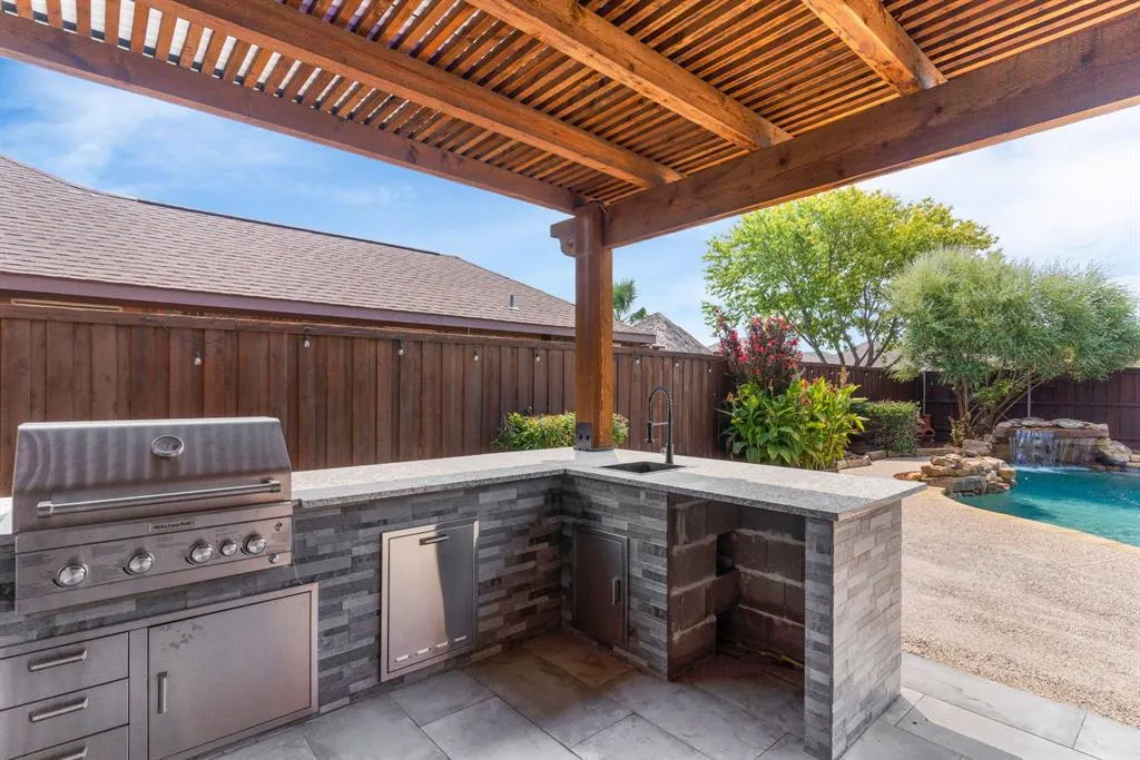 4805 Sunflower Drive
