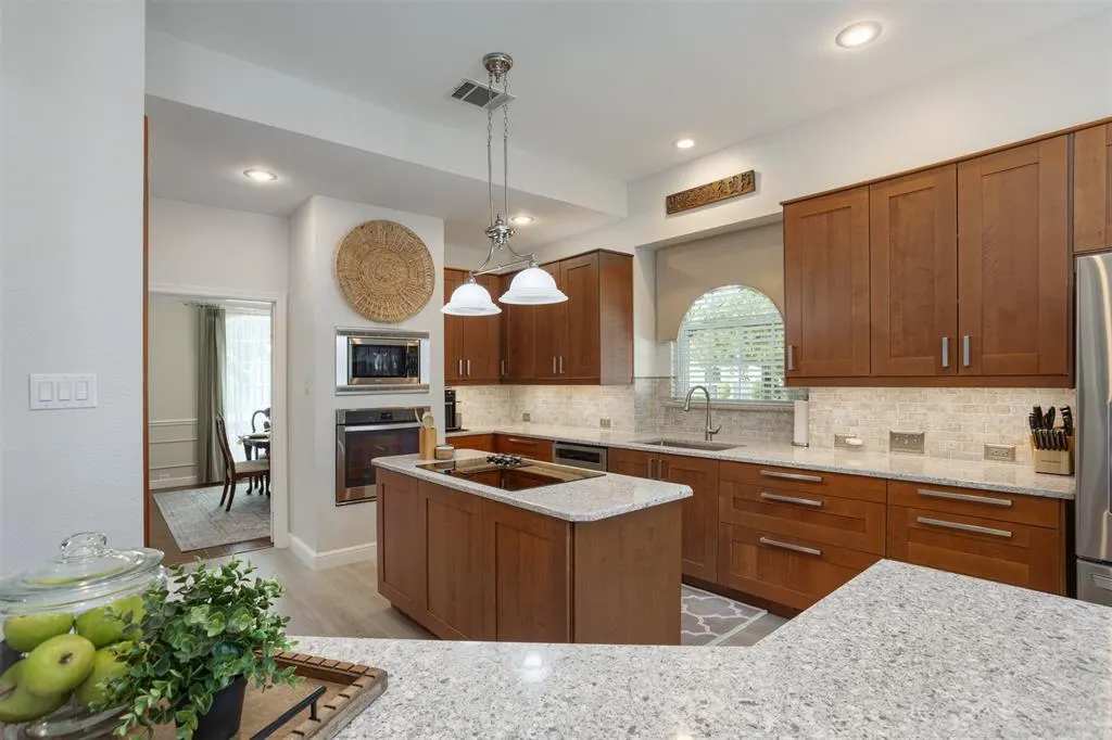 2924 Moss Creek Court