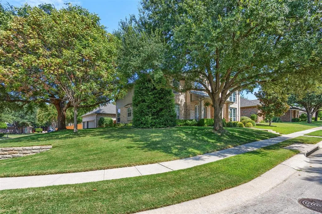 2924 Moss Creek Court