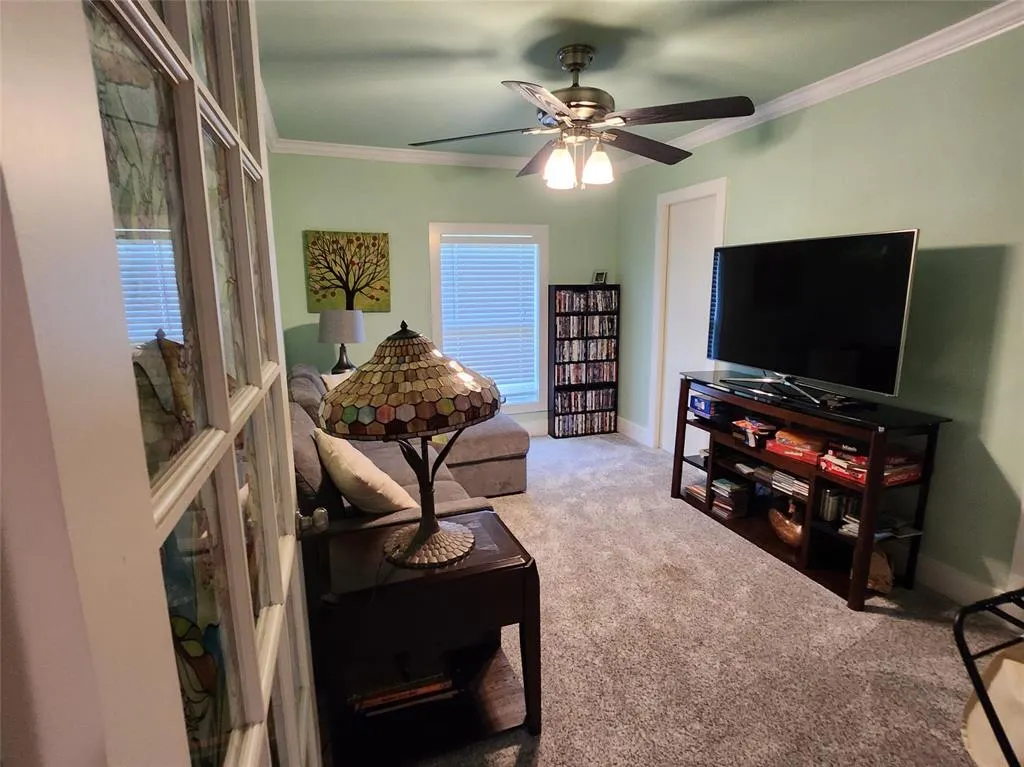 1023 Ridgefield Drive