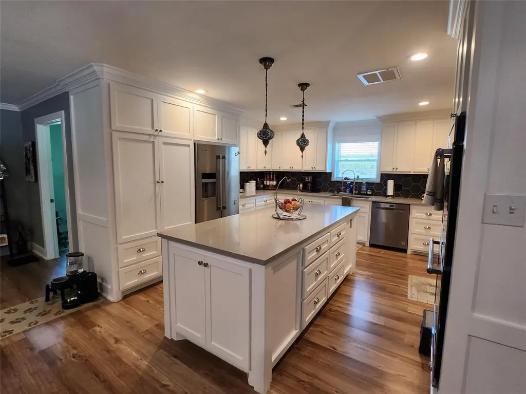 1023 Ridgefield Drive