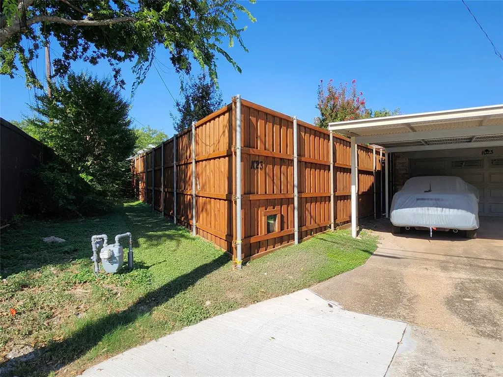 1023 Ridgefield Drive