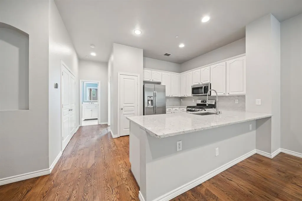 4315 Holland Avenue, #7
