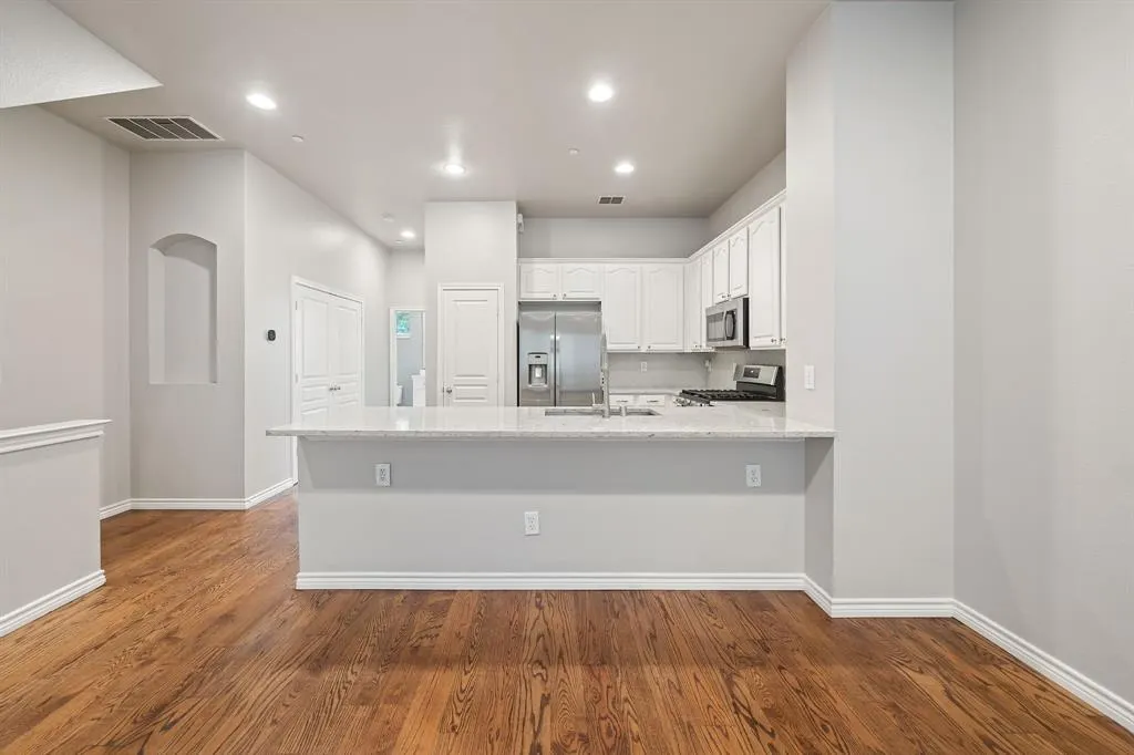 4315 Holland Avenue, #7