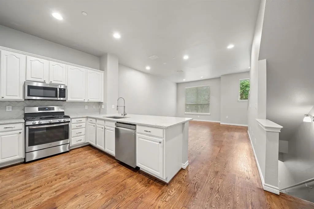4315 Holland Avenue, #7