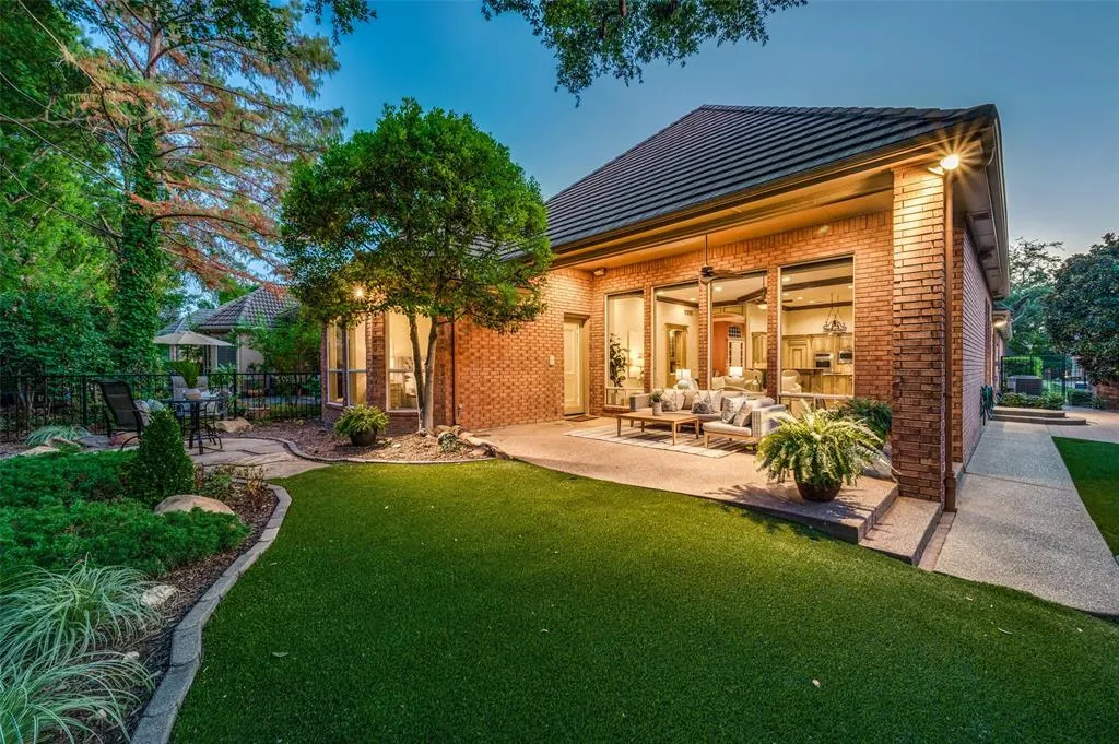 6 Fairway Drive
