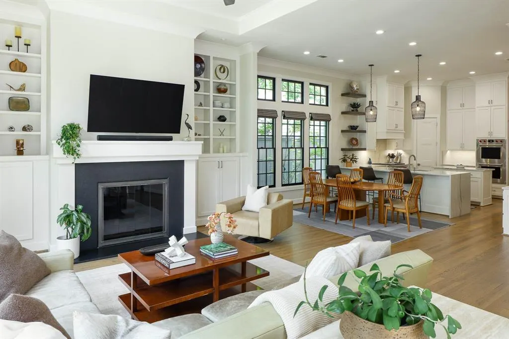 6236 Waggoner Drive