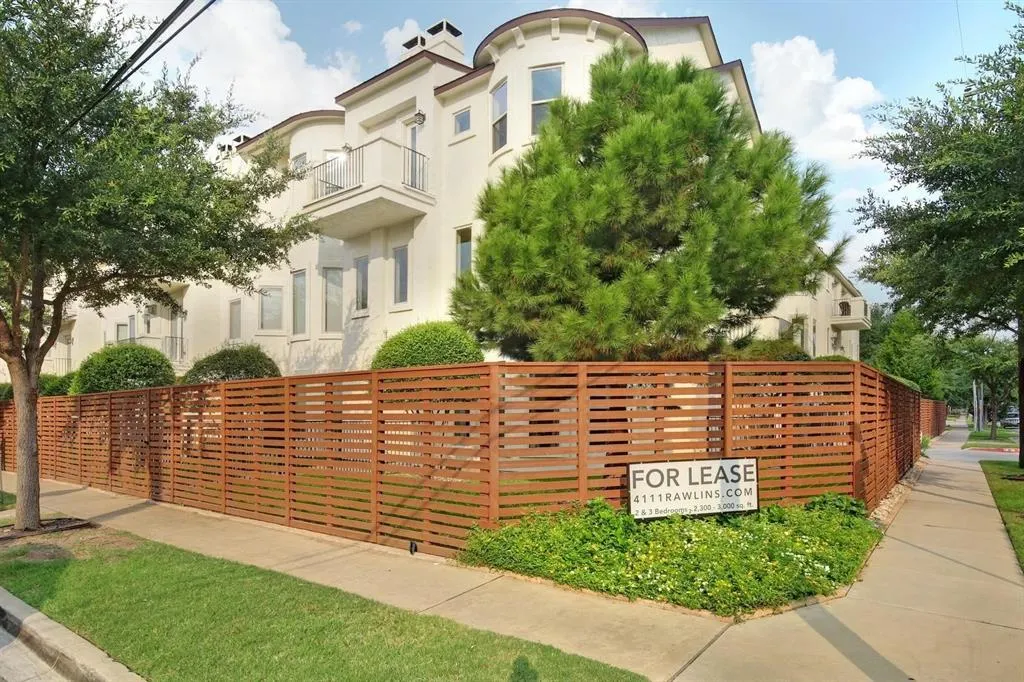 4111 Rawlins Street, #201