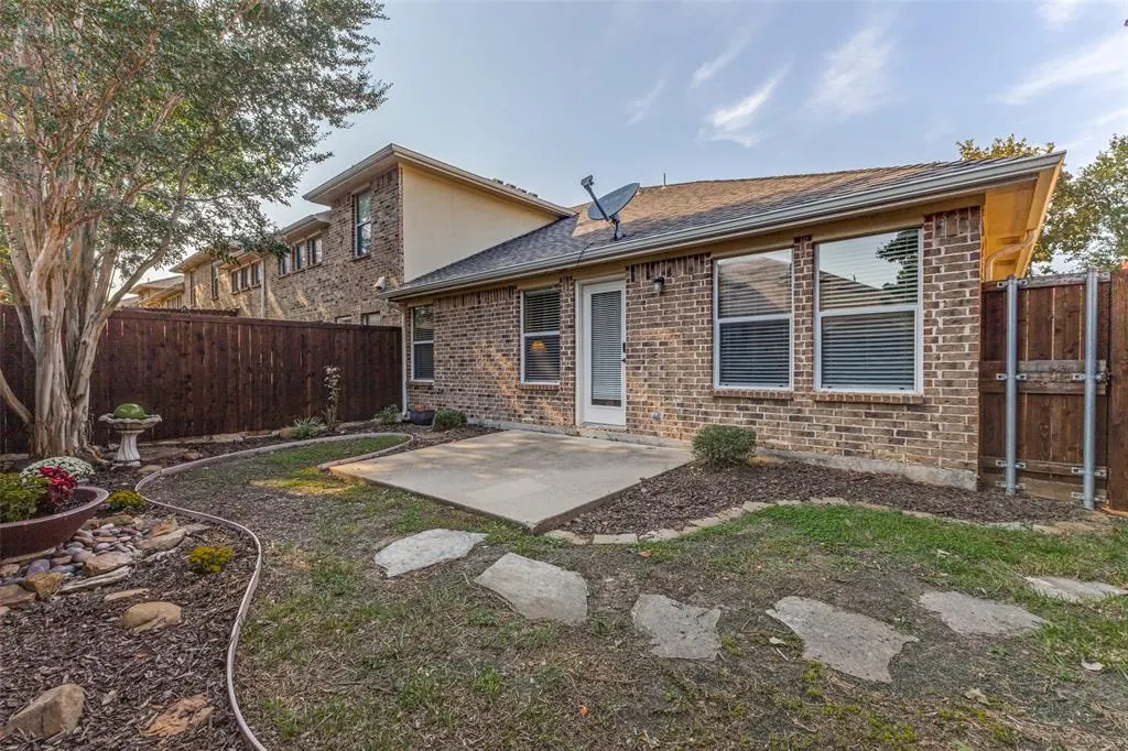 9901 Fleetwood Drive