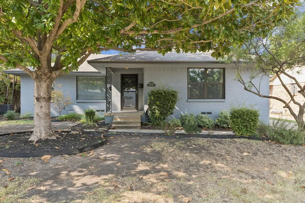 10519 Lakemere Drive
