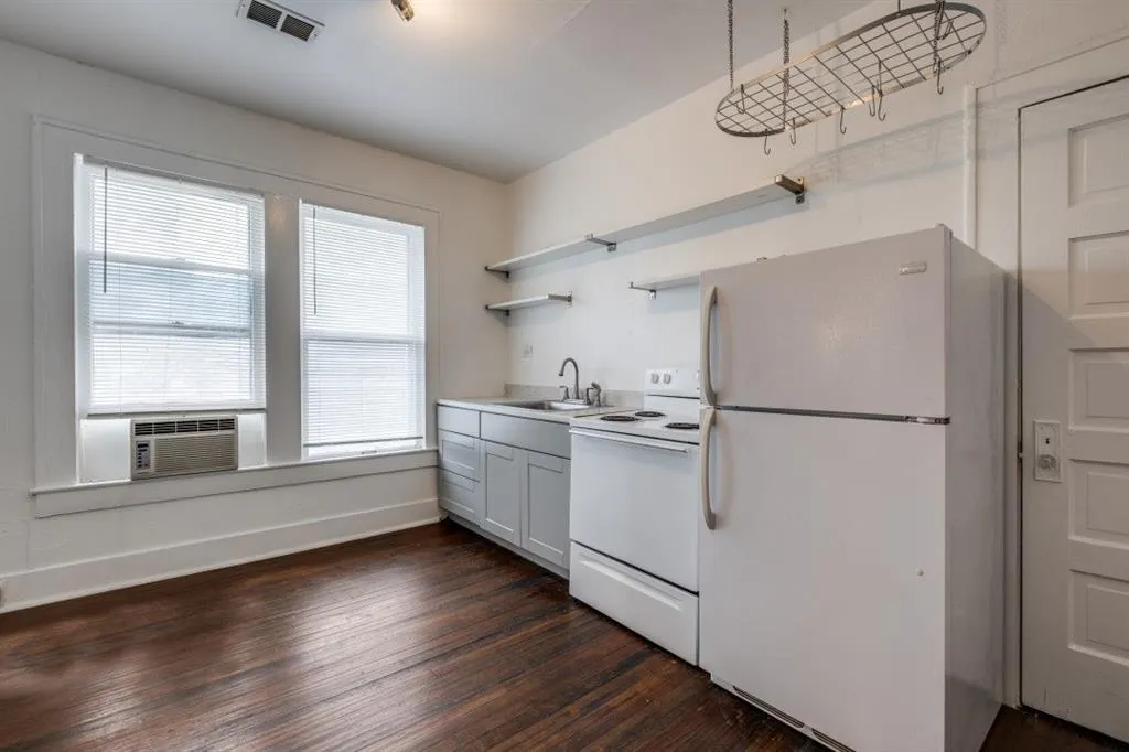 804 Sunset Avenue, #D