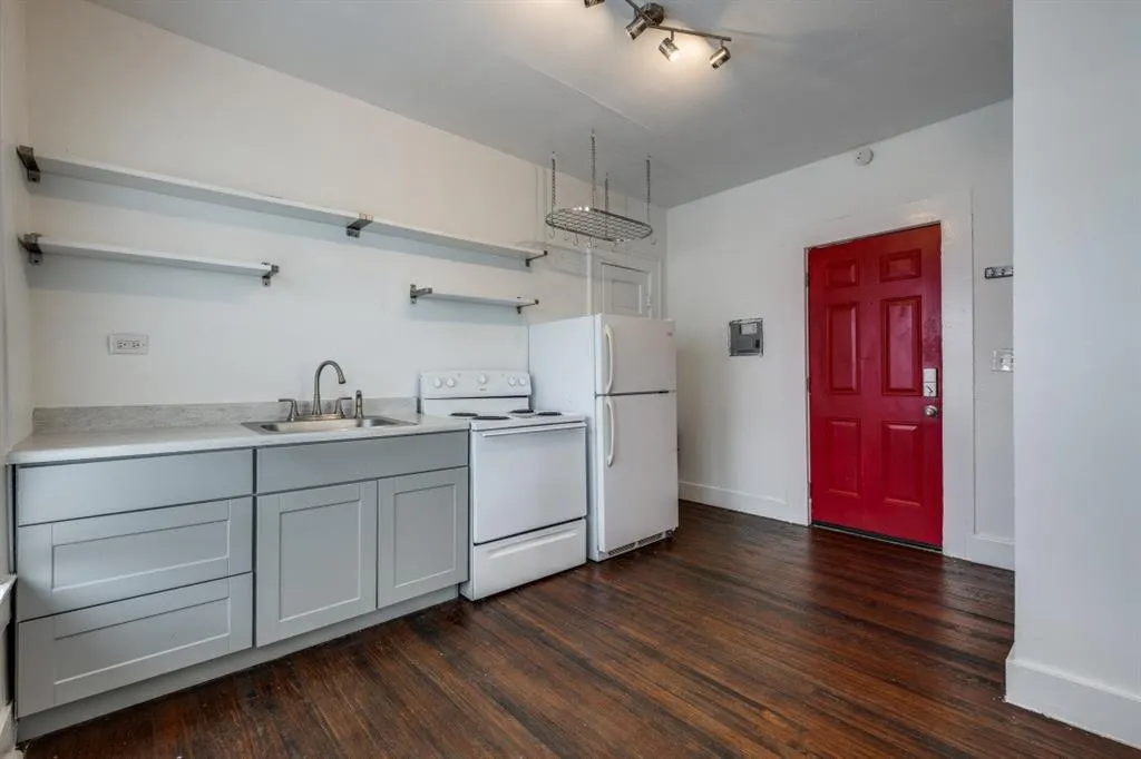 804 Sunset Avenue, #D