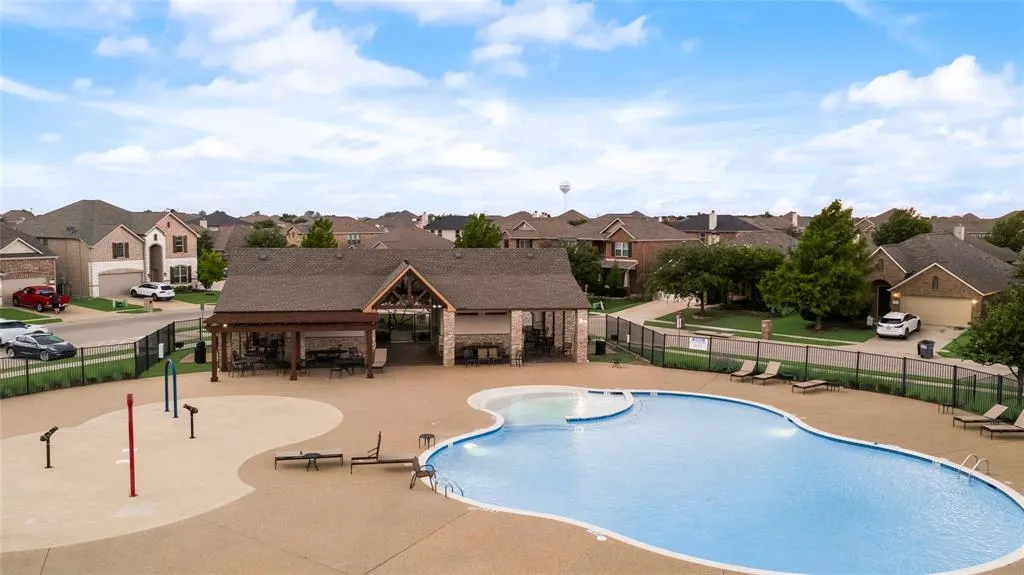 5120 Seashore Lane