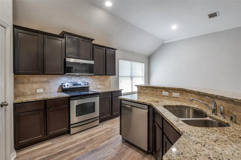 5120 Seashore Lane