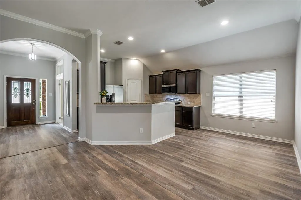 5120 Seashore Lane