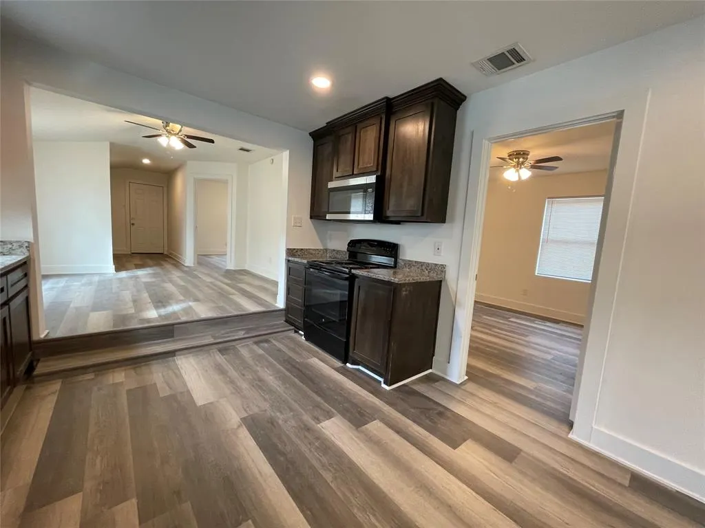 1411 Adelaide Drive