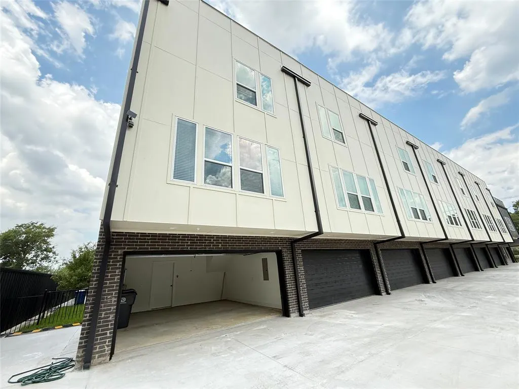 7207 Mohawk Drive, #308