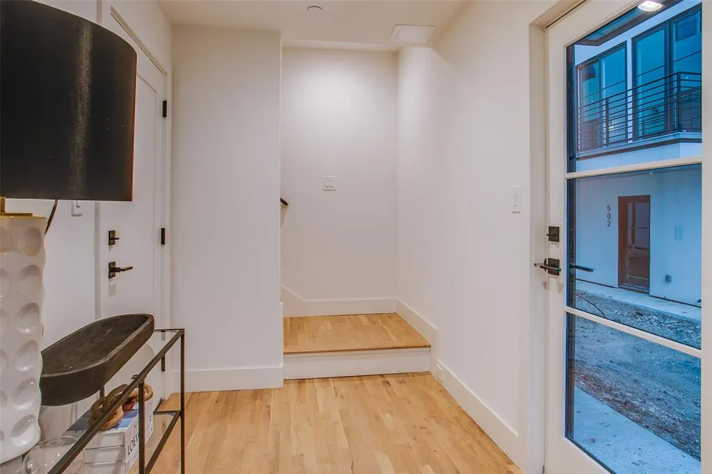 7207 Gaston Avenue, #905