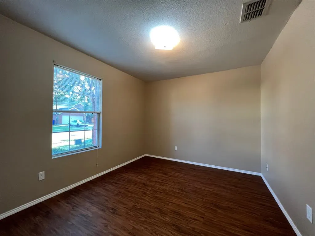 1512 Breeze Lane