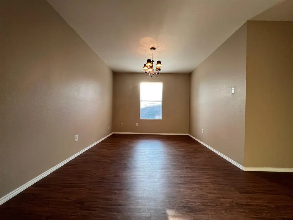 1512 Breeze Lane