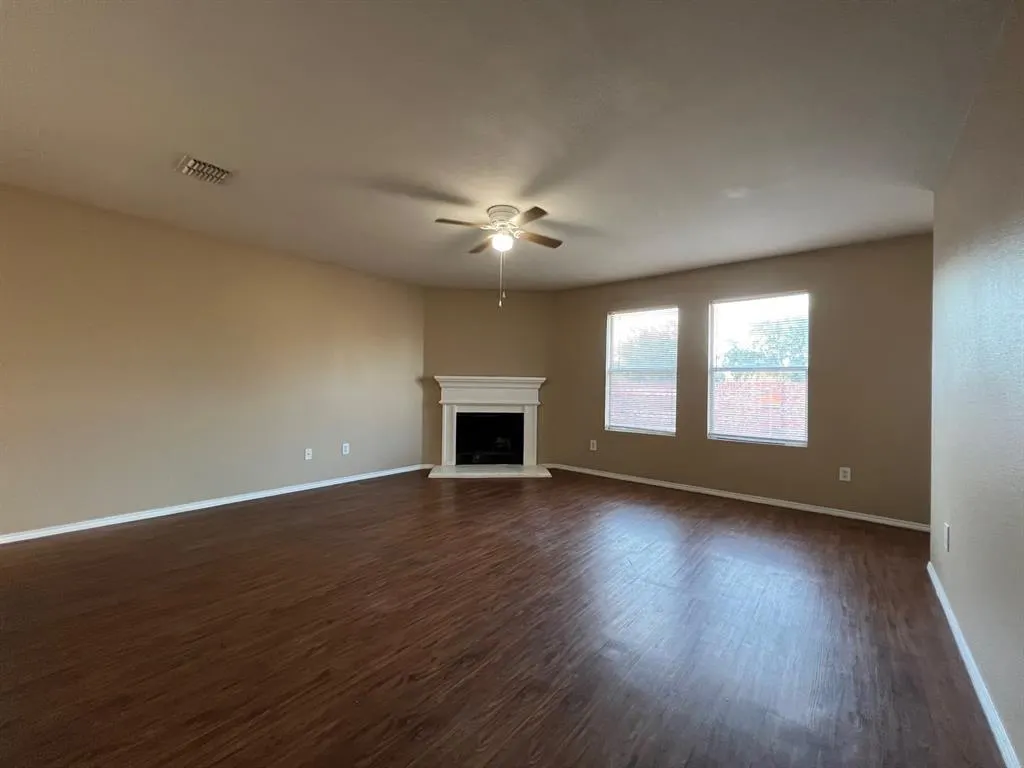 1512 Breeze Lane