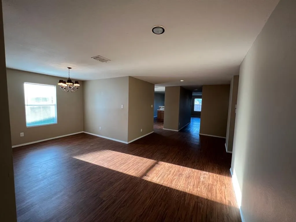 1512 Breeze Lane