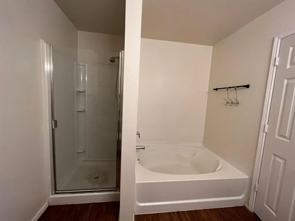1512 Breeze Lane