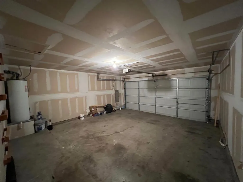 1512 Breeze Lane