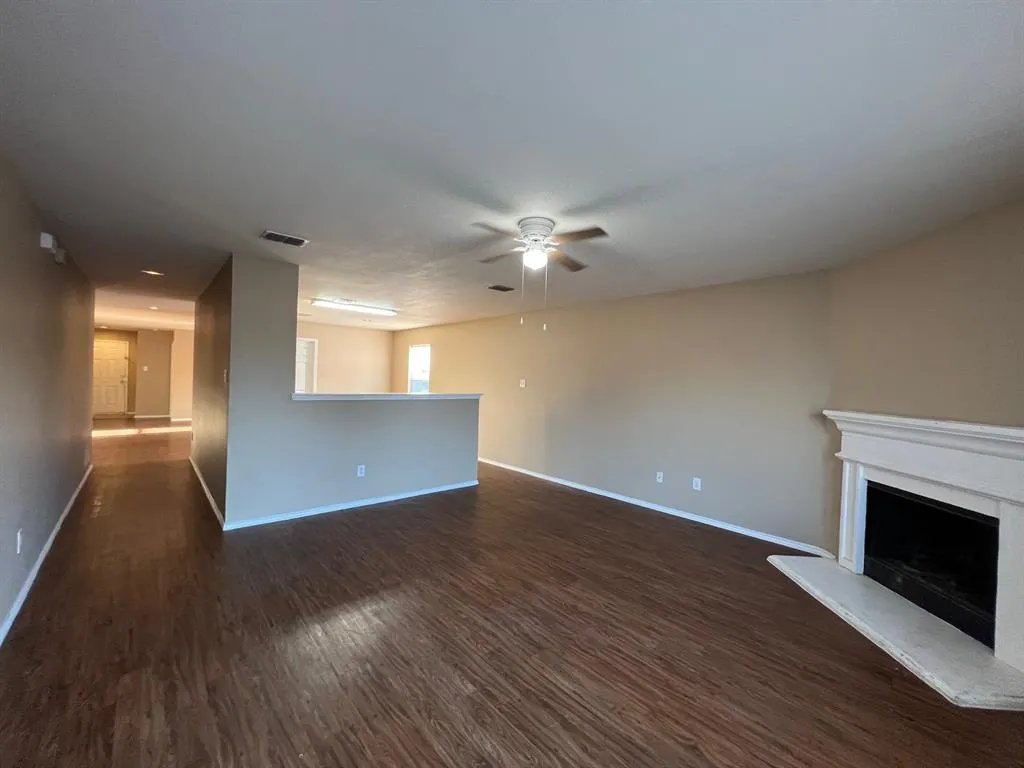 1512 Breeze Lane