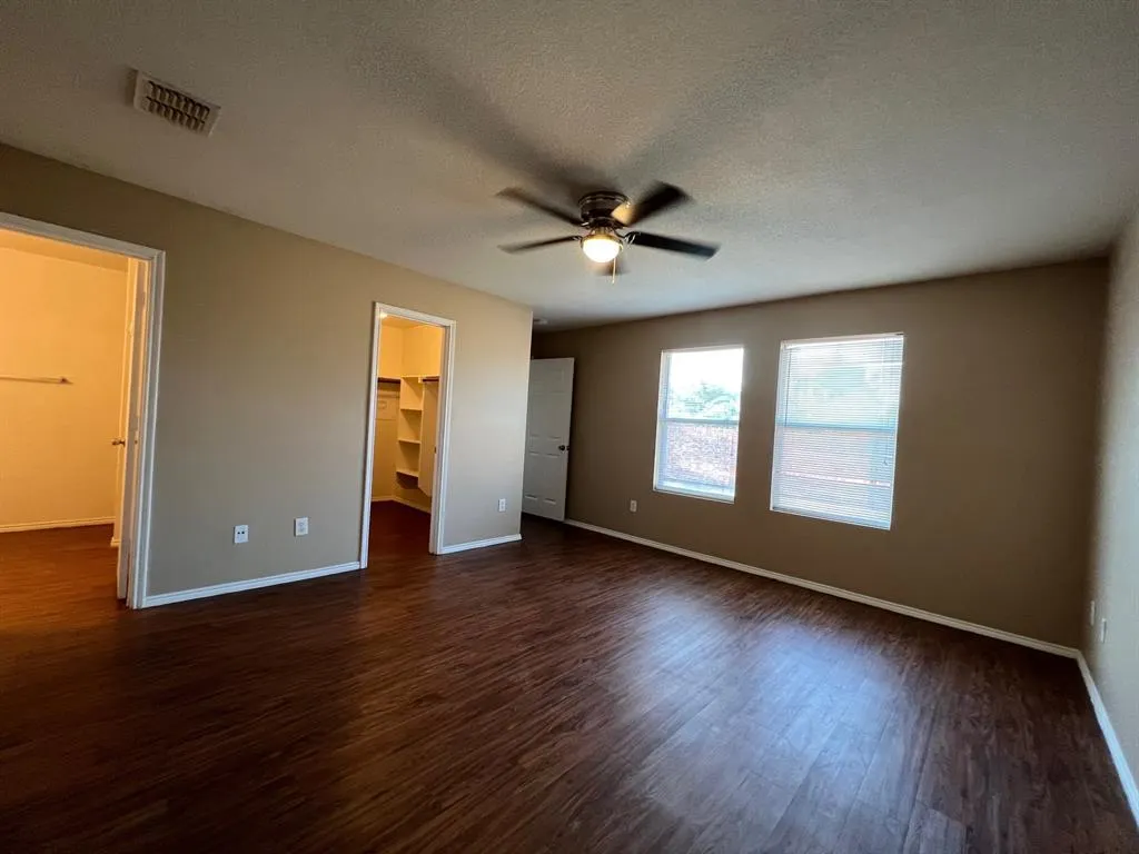 1512 Breeze Lane