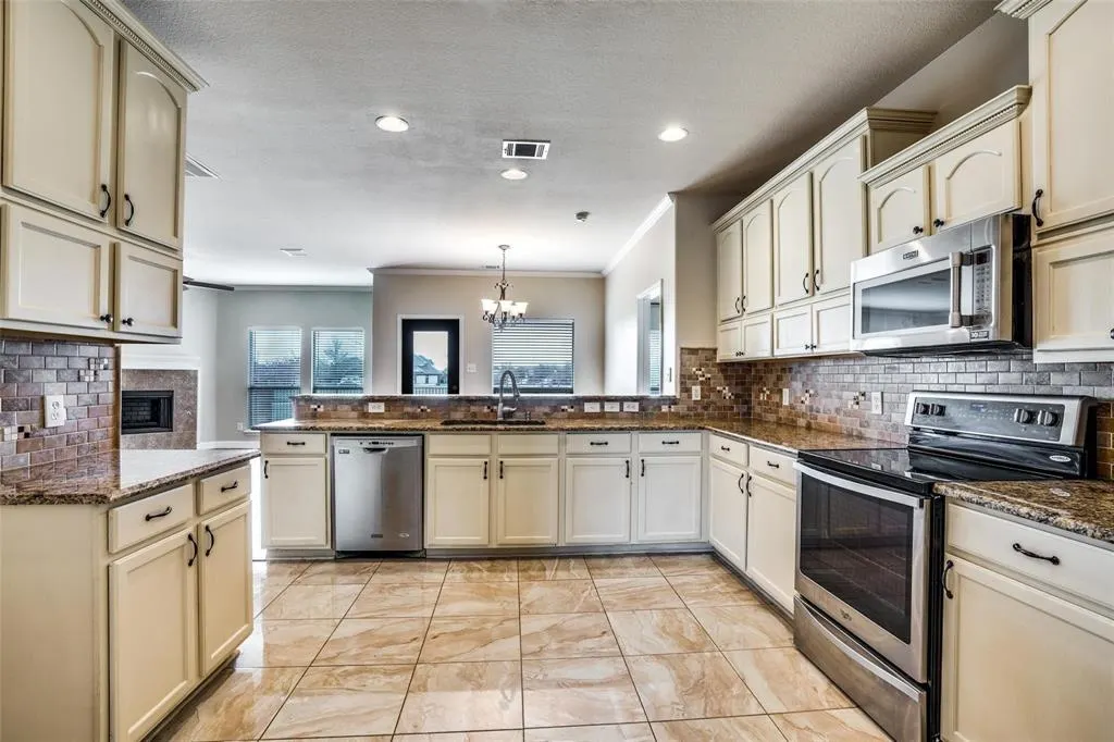 9625 Starfire Drive