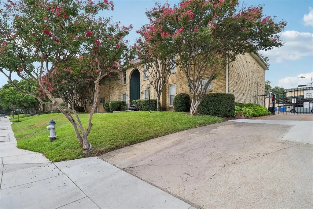 7731 Meadow Park Drive, #120