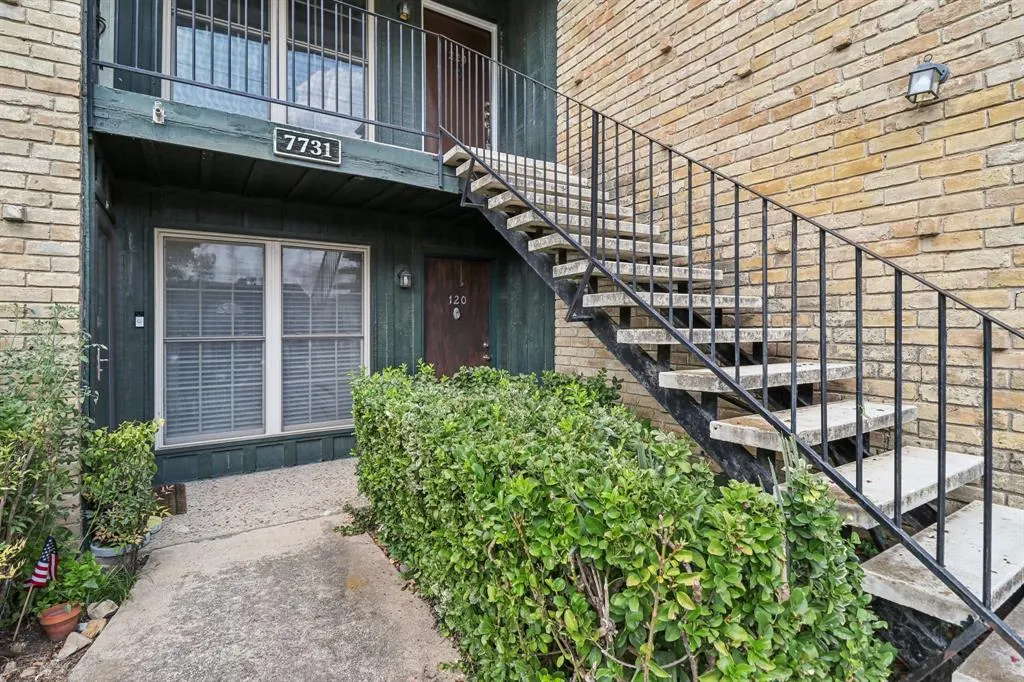 7731 Meadow Park Drive, #120