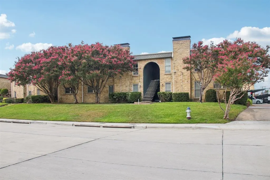7731 Meadow Park Drive, #120
