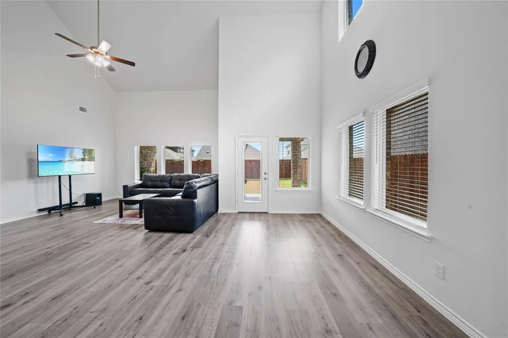 9916 Lariat Drive