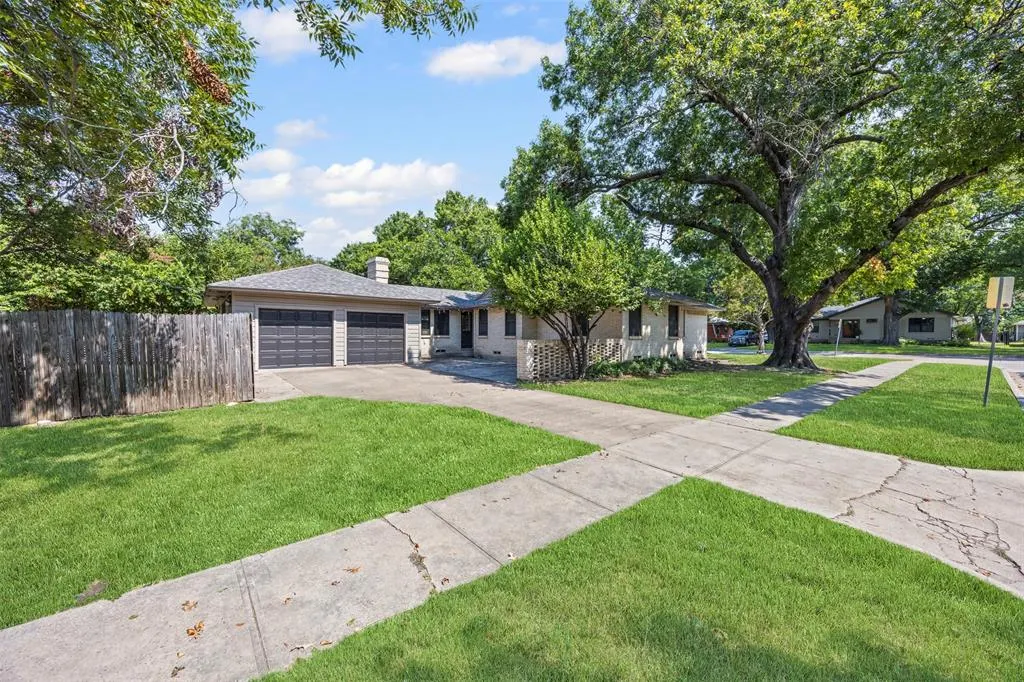1630 Loree Drive