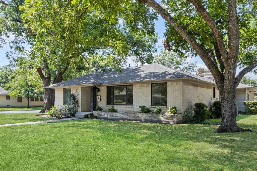 1630 Loree Drive