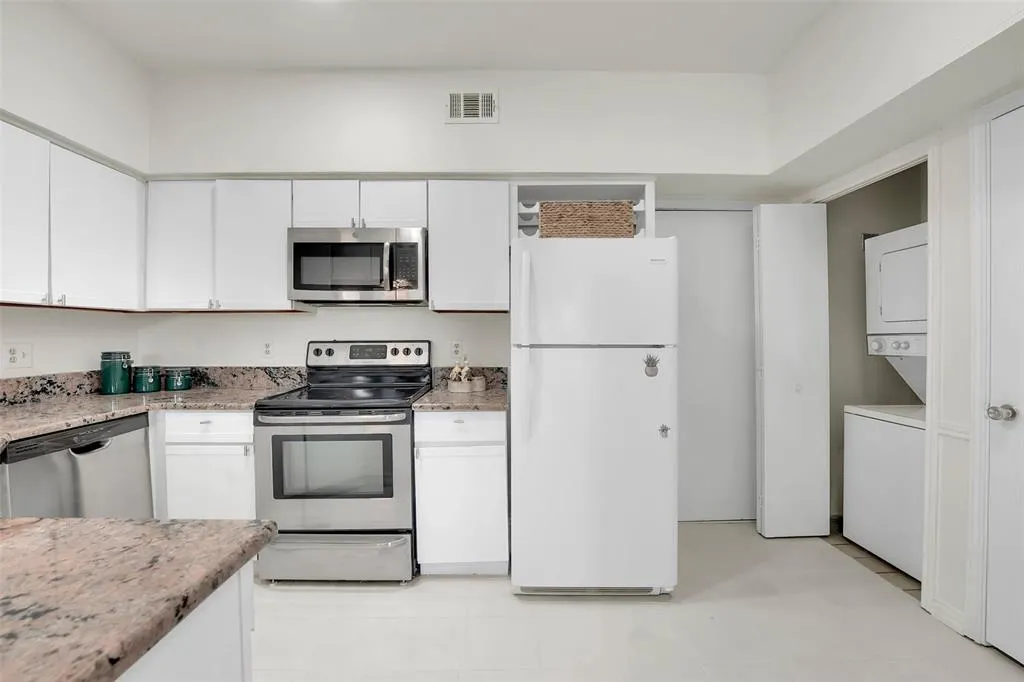 1700 Amelia Court, #312