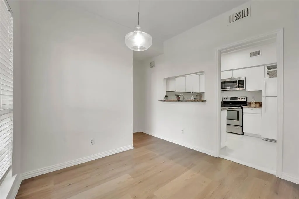 1700 Amelia Court, #312