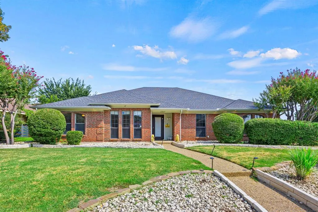 2307 Honeysuckle Drive