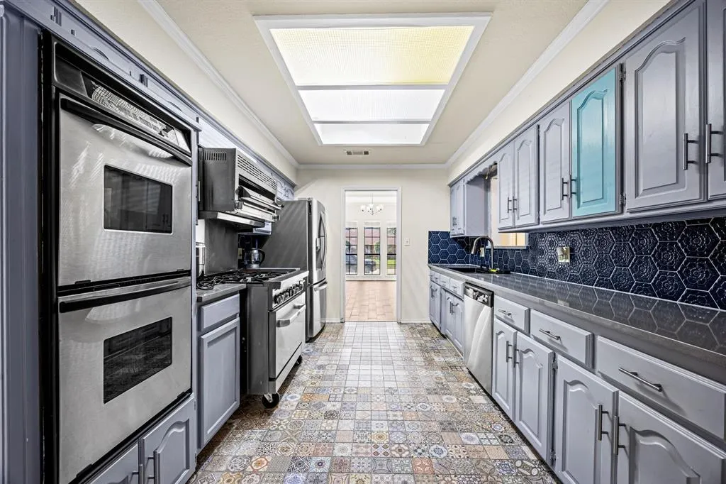 2307 Honeysuckle Drive